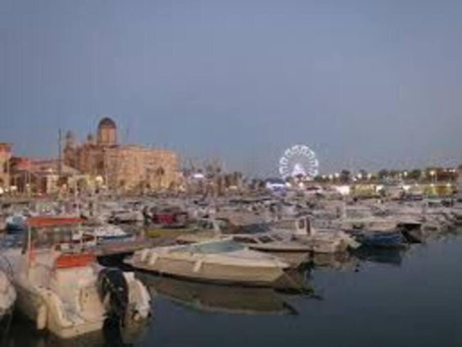 Apartamento Votre Sejour Cosy A Frejus! Exterior foto